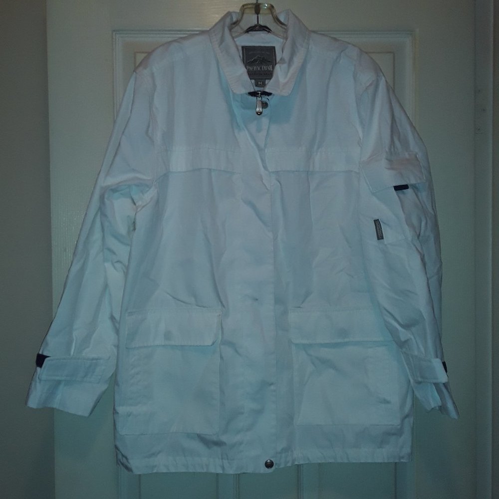 Pacific Trail womens White jacket size Med.